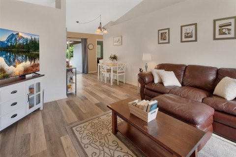Casa en venta en Orange City, Florida, 3 dormitorios, 99.41 m2 № 1765747 - foto 6