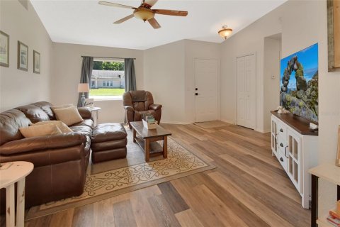 Casa en venta en Orange City, Florida, 3 dormitorios, 99.41 m2 № 1765747 - foto 4
