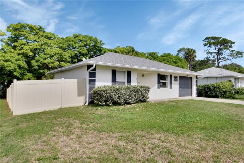 Casa en venta en Orange City, Florida, 3 dormitorios, 99.41 m2 № 1765747 - foto 2