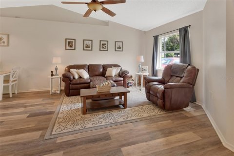 Casa en venta en Orange City, Florida, 3 dormitorios, 99.41 m2 № 1765747 - foto 5