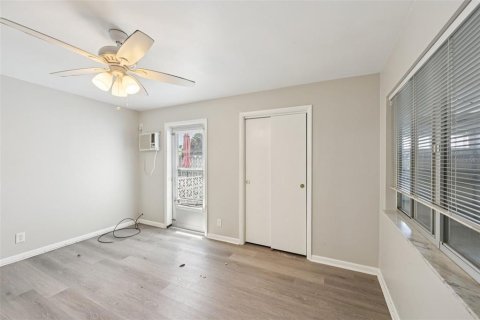 Townhouse in Sun City Center, Florida 2 bedrooms, 83.52 sq.m. № 2208207 - photo 19