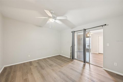 Townhouse in Sun City Center, Florida 2 bedrooms, 83.52 sq.m. № 2208207 - photo 12