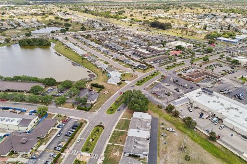 Townhouse in Sun City Center, Florida 2 bedrooms, 83.52 sq.m. № 2208207 - photo 29