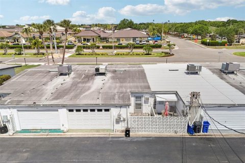 Townhouse in Sun City Center, Florida 2 bedrooms, 83.52 sq.m. № 2208207 - photo 28