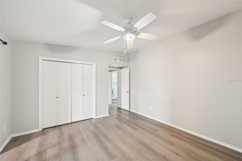 Townhouse in Sun City Center, Florida 2 bedrooms, 83.52 sq.m. № 2208207 - photo 14