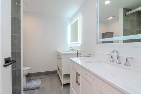 Condominio en alquiler en Saint Pete Beach, Florida, 3 dormitorios, 124.95 m2 № 1577424 - foto 18
