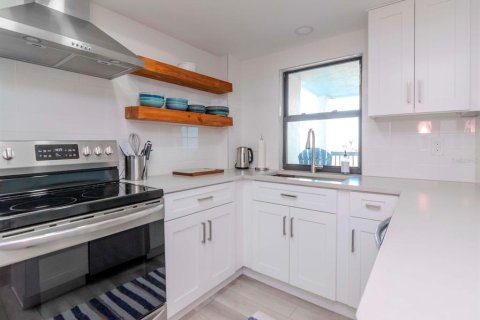 Condominio en alquiler en Saint Pete Beach, Florida, 3 dormitorios, 124.95 m2 № 1577424 - foto 10