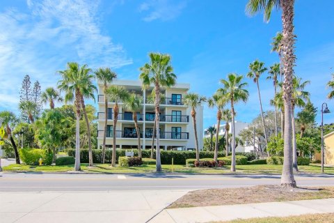 Condominio en alquiler en Saint Pete Beach, Florida, 3 dormitorios, 124.95 m2 № 1577424 - foto 2