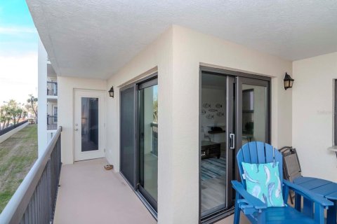 Condominio en alquiler en Saint Pete Beach, Florida, 3 dormitorios, 124.95 m2 № 1577424 - foto 28