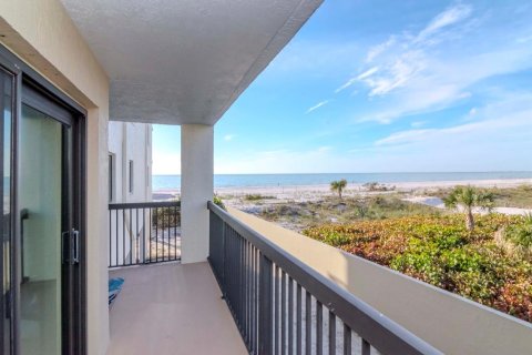 Condominio en alquiler en Saint Pete Beach, Florida, 3 dormitorios, 124.95 m2 № 1577424 - foto 27