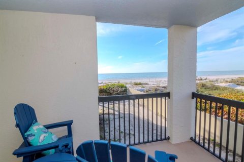 Condominio en alquiler en Saint Pete Beach, Florida, 3 dormitorios, 124.95 m2 № 1577424 - foto 24