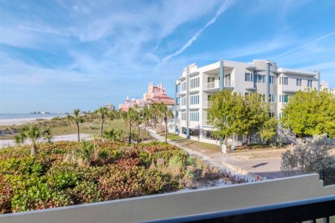 Condominio en alquiler en Saint Pete Beach, Florida, 3 dormitorios, 124.95 m2 № 1577424 - foto 29