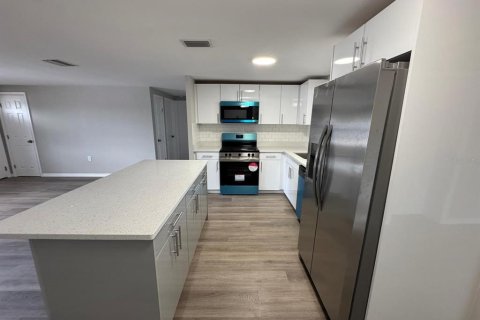 Casa en venta en Hudson, Florida, 4 dormitorios, 149.57 m2 № 1670159 - foto 8