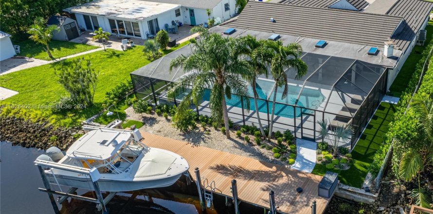 Villa ou maison à Naples, Floride 4 chambres № 2036832