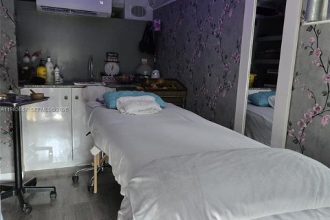 Купить коммерческую недвижимость в Майами, Флорида № 2051379 - фото 4