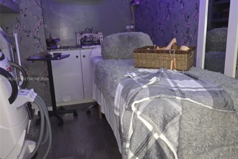 Купить коммерческую недвижимость в Майами, Флорида № 2051379 - фото 3