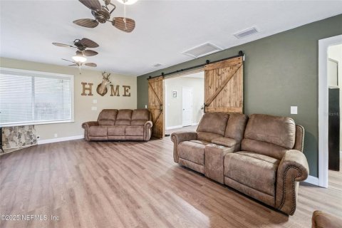 House in Brooker, Florida 3 bedrooms, 207.82 sq.m. № 1902009 - photo 17