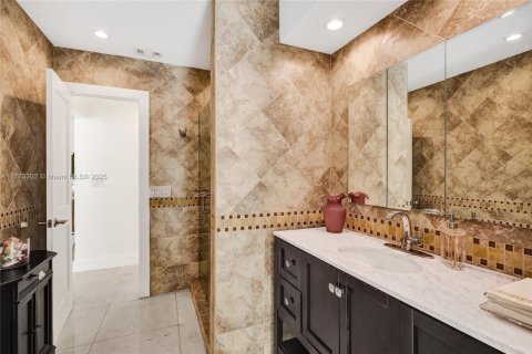 House in Pinecrest, Florida 6 bedrooms, 476.77 sq.m. № 1696751 - photo 18