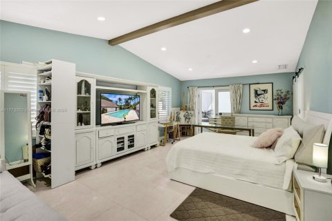 House in Pinecrest, Florida 6 bedrooms, 476.77 sq.m. № 1696751 - photo 28