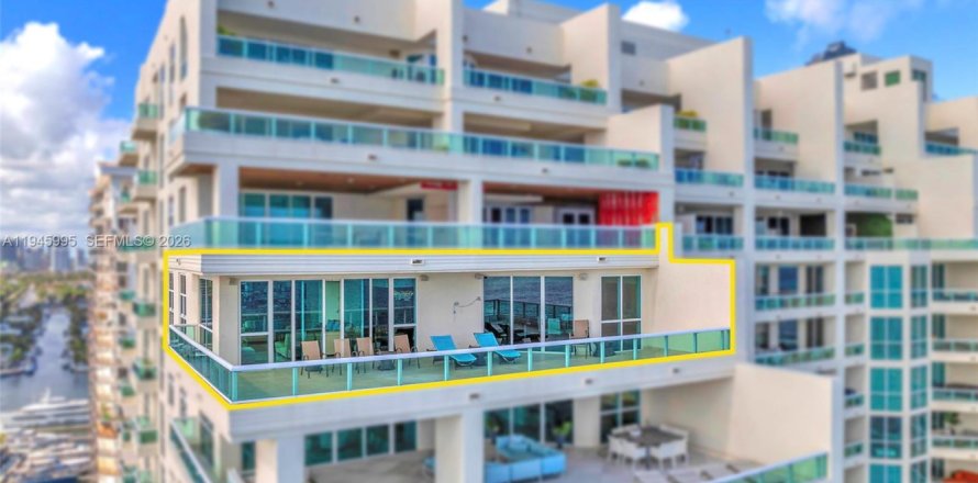 Кондоминиум с 3 спальнями в Форт-Лодердейл, Флорида № 2002628