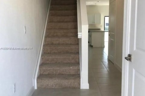 Купить таунхаус в Флорида-Сити, Флорида 3 спальни, 131.74м2, № 1958986 - фото 2