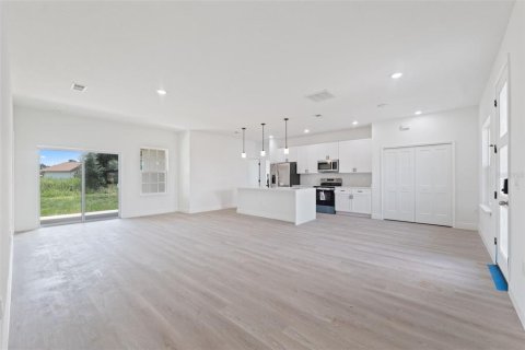 House in Ocala, Florida 4 bedrooms, 162.67 sq.m. № 1919402 - photo 8