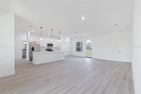 House in Ocala, Florida 4 bedrooms, 162.67 sq.m. № 1919402 - photo 9