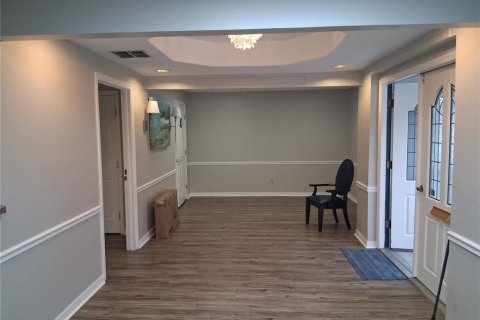 Immobilier commercial à louer à Largo, Floride: 130.06 m2 № 2401138 - photo 8