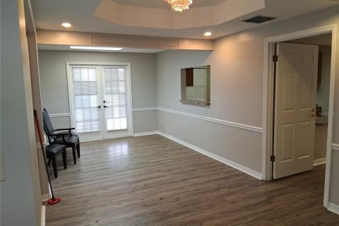 Immobilier commercial à louer à Largo, Floride: 130.06 m2 № 2401138 - photo 16
