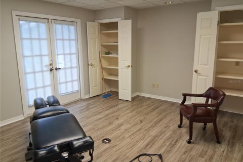 Immobilier commercial à louer à Largo, Floride: 130.06 m2 № 2401138 - photo 27