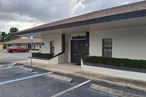 Immobilier commercial à louer à Largo, Floride: 130.06 m2 № 2401138 - photo 3