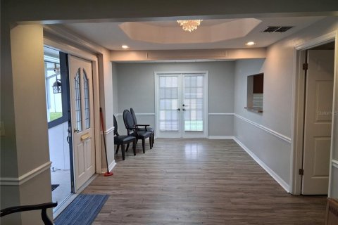 Immobilier commercial à louer à Largo, Floride: 130.06 m2 № 2401138 - photo 11