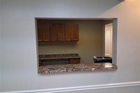 Immobilier commercial à louer à Largo, Floride: 130.06 m2 № 2401138 - photo 9