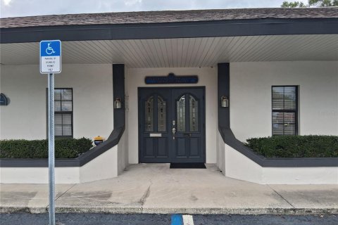 Immobilier commercial à louer à Largo, Floride: 130.06 m2 № 2401138 - photo 5