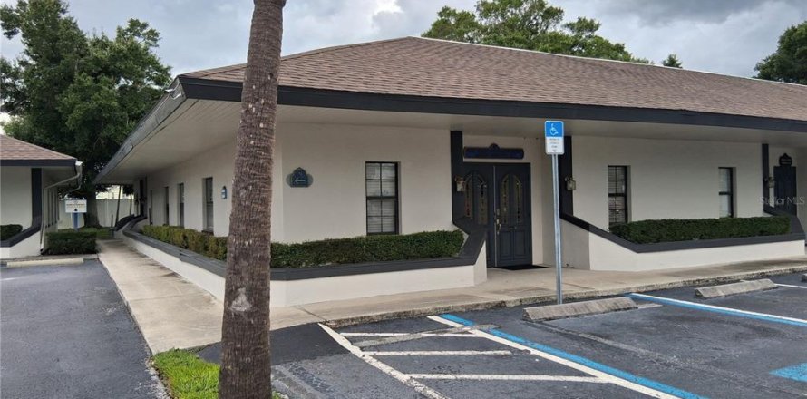 Immobilier commercial à Largo, Floride 130.06 m2 № 2401138