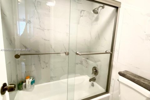 Copropriété à vendre à Miami Beach, Floride: 1 chambre, 80.36 m2 № 1983869 - photo 15