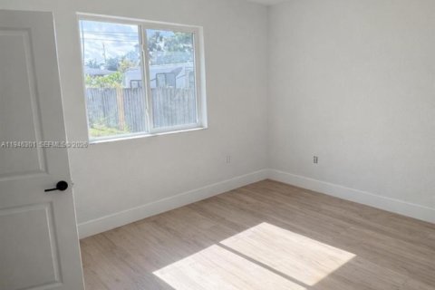 House in Homestead, Florida 3 bedrooms, 123.28 sq.m. № 2002747 - photo 5