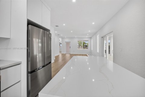 Casa en venta en Homestead, Florida, 3 dormitorios, 123.28 m2 № 2002747 - foto 10