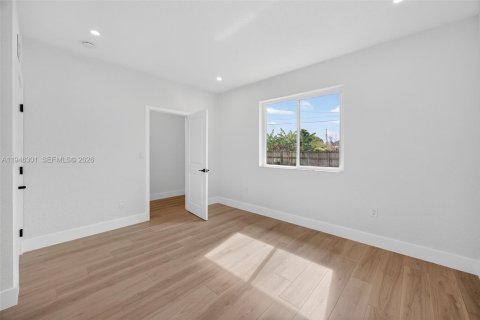Casa en venta en Homestead, Florida, 3 dormitorios, 123.28 m2 № 2002747 - foto 12