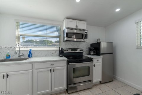Villa ou maison à louer à North Miami, Floride: 2 chambres № 2153426 - photo 8
