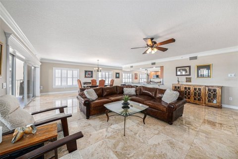 Condominio en venta en Treasure Island, Florida, 3 dormitorios, 352.75 m2 № 1733662 - foto 12