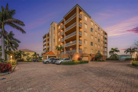 Condominio en venta en Treasure Island, Florida, 3 dormitorios, 352.75 m2 № 1733662 - foto 2