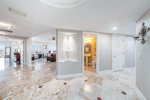 Condominio en venta en Treasure Island, Florida, 3 dormitorios, 352.75 m2 № 1733662 - foto 7