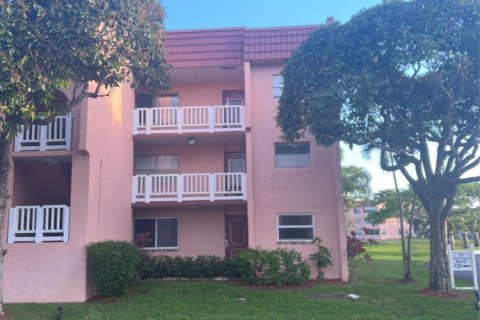 Condo in Sunrise, Florida, 2 bedrooms  № 1075022 - photo 1