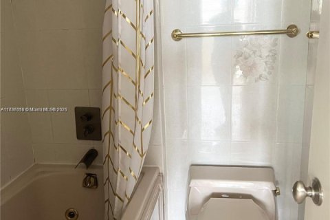 Купить кондоминиум в Майами-Бич, Флорида 1 спальня, 78.04м2, № 2037649 - фото 17