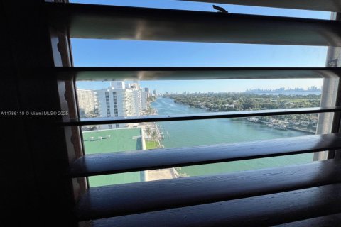 Купить кондоминиум в Майами-Бич, Флорида 1 спальня, 78.04м2, № 2037649 - фото 12