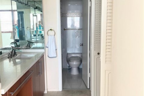 Купить кондоминиум в Майами-Бич, Флорида 1 спальня, 78.04м2, № 2037649 - фото 15