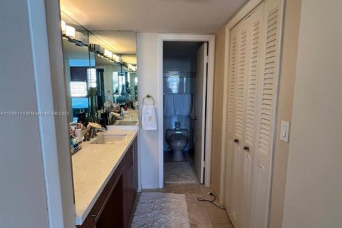 Купить кондоминиум в Майами-Бич, Флорида 1 спальня, 78.04м2, № 2037649 - фото 18