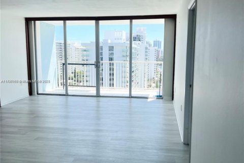 Купить кондоминиум в Майами-Бич, Флорида 1 спальня, 78.04м2, № 2037649 - фото 4