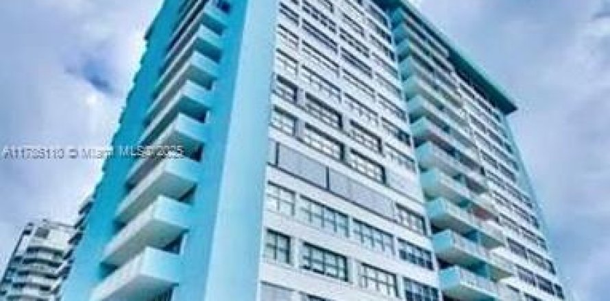 Кондоминиум с 1 спальней в Майами-Бич, Флорида № 2037649